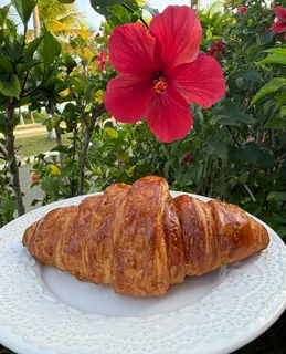 Croissant Lua Dourada da Casa Encantada Café e Confeitaria